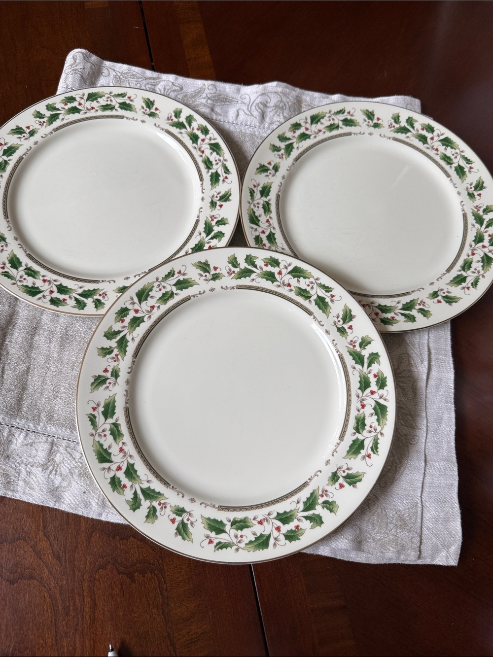 Set of 3 dinner plates Royal Limited Holly Holiday ca 1987 Berry & Leaf pattern
